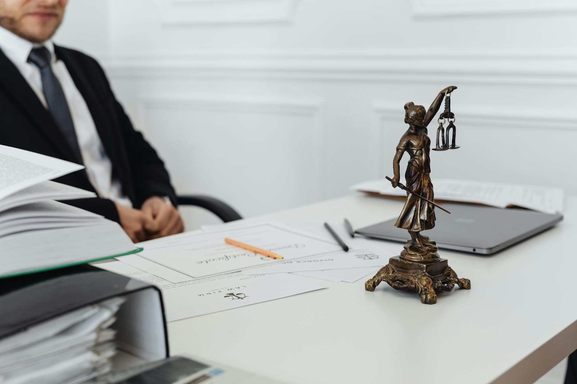 Le Meilleur Avocat IA en Ligne en Roumanie 2026: DroitAI Révolutionne lAccès au 